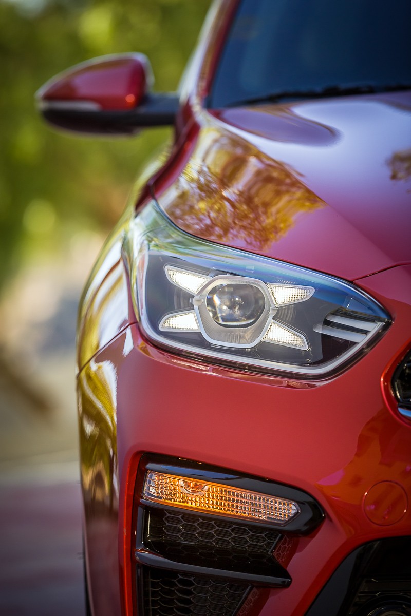 Kia Forte 2019 thế hệ mới chính thức lộ diện tại triển lãm Naias 2018 ảnh 12 Kia Forte 2019 thế hệ mới chính thức lộ diện tại triển lãm Naias 2018 ảnh 12