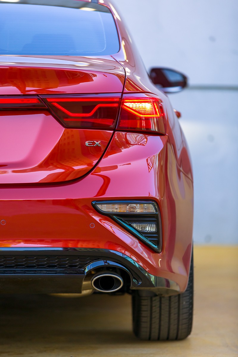 Kia Forte 2019 thế hệ mới chính thức lộ diện tại triển lãm Naias 2018 ảnh 13 Kia Forte 2019 thế hệ mới chính thức lộ diện tại triển lãm Naias 2018 ảnh 13