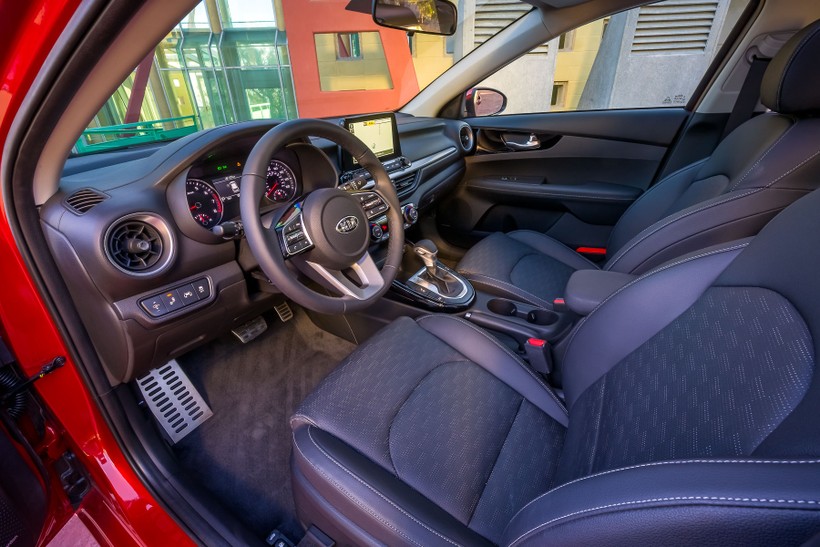 Kia Forte 2019 thế hệ mới chính thức lộ diện tại triển lãm Naias 2018 ảnh 19 Kia Forte 2019 thế hệ mới chính thức lộ diện tại triển lãm Naias 2018 ảnh 19