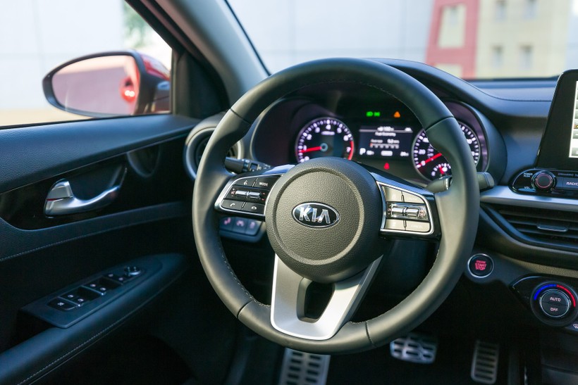 Kia Forte 2019 thế hệ mới chính thức lộ diện tại triển lãm Naias 2018 ảnh 20 Kia Forte 2019 thế hệ mới chính thức lộ diện tại triển lãm Naias 2018 ảnh 20