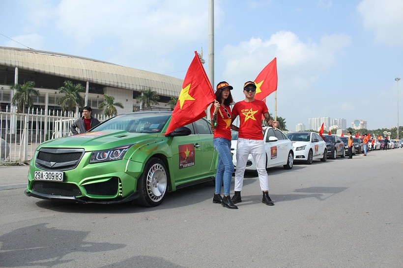 Những thành viên của Cruze Club luôn sẵn sàng đồng hành và cổ vũ cho đội U23 Việt Nam (Ảnh: Chevrolet)