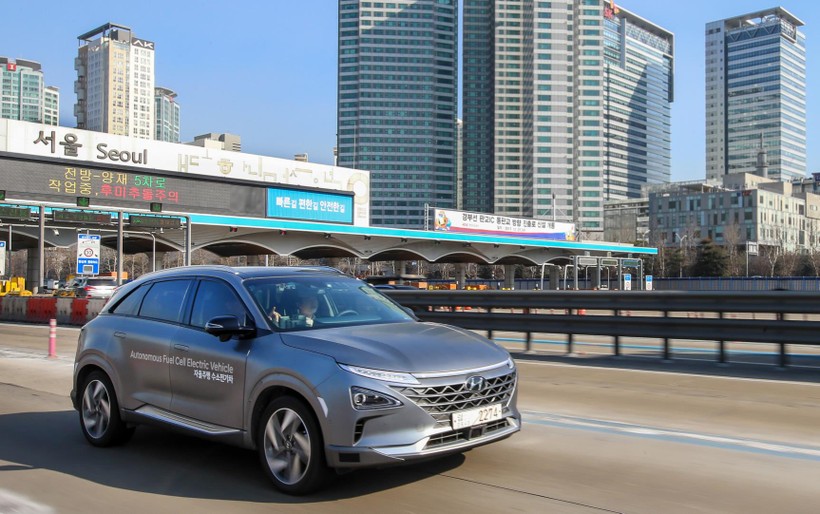 Hyundai NEXO là mẫu xe điện chạy pin nhiên liệu đầu tiên đạt cấp độ tự hành 4 (Ảnh: Hyundai Motor)