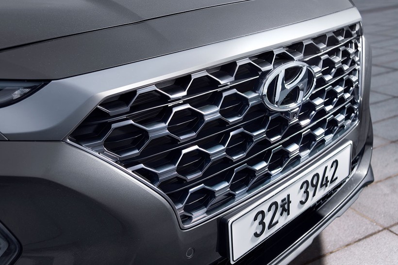 Cận cảnh mẫu Hyundai Santa Fe 2019 vừa chính thức ra mắt ảnh 9 Cận cảnh mẫu Hyundai Santa Fe 2019 vừa chính thức ra mắt ảnh 9