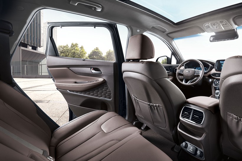 Cận cảnh mẫu Hyundai Santa Fe 2019 vừa chính thức ra mắt ảnh 3 Cận cảnh mẫu Hyundai Santa Fe 2019 vừa chính thức ra mắt ảnh 3