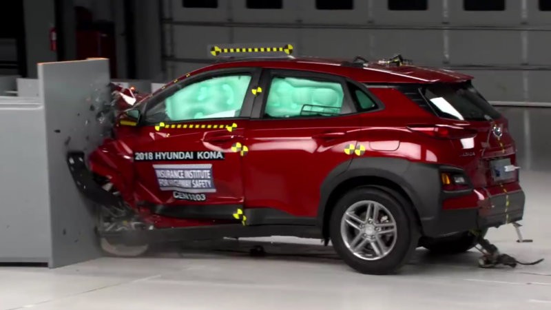 Nếu không xét tới khả năng chiếu sáng, Hyundai Kona 2018 vẫn là một chiếc xe rất an toàn. (Ảnh: IIHS)