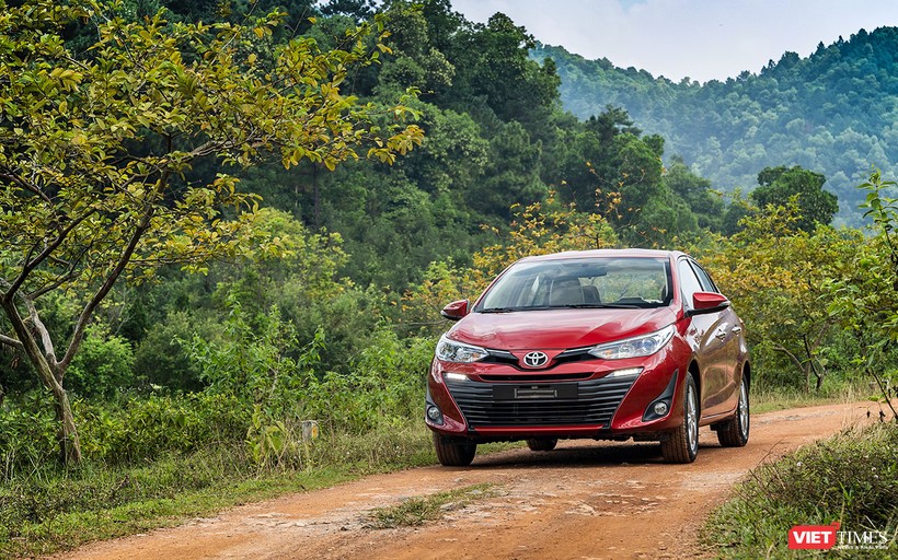 Toyota Việt Nam hiện chưa có động thái giảm giá chính thức nhưng các đại lý đã chủ động giảm giá các dòng xe lắp ráp để kích cầu trong dịp Tết Nguyên dán đang cận kề. (Ảnh: Ngô Minh)