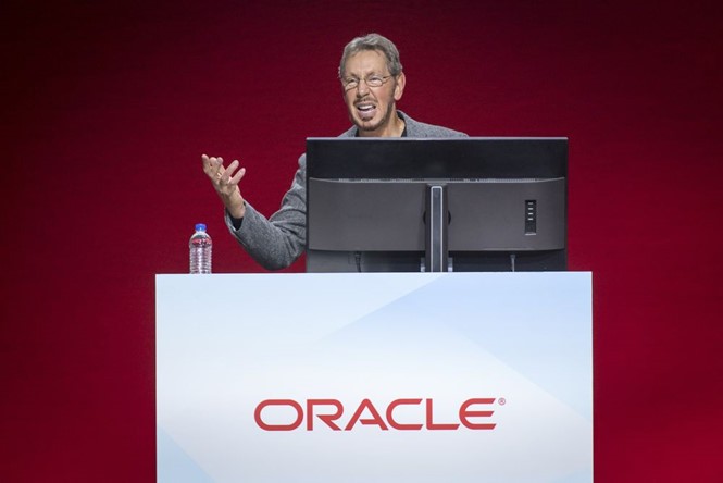 Ông Larry Ellison - Chủ tịch Oracle từng chế nhạo Amazon phụ thuộc vào mình. ẢNH: BLOOMBERG