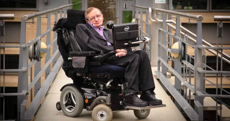Stephen Hawking và chiếc máy tính "phát ngôn viên" của ông
