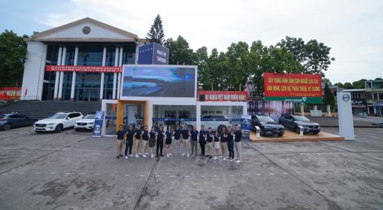 Showroom di động của Volvo tại Lào Cai