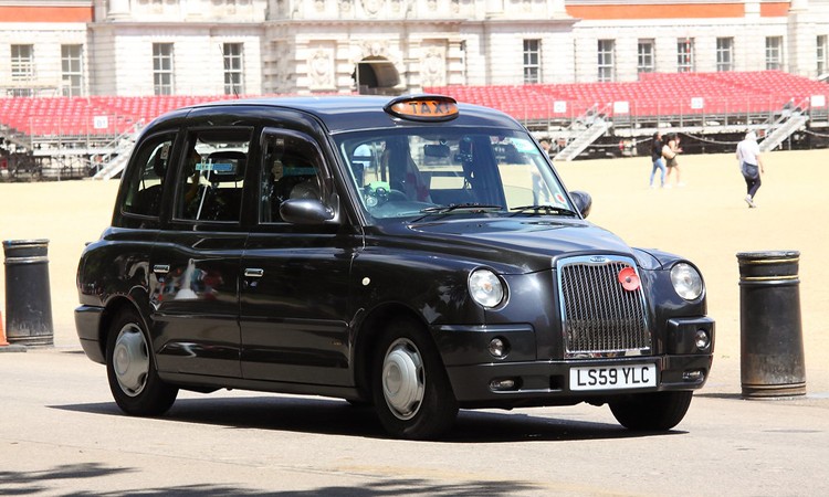 Một chiếc taxi TX4 ở London, Anh. Ảnh: Flickr
