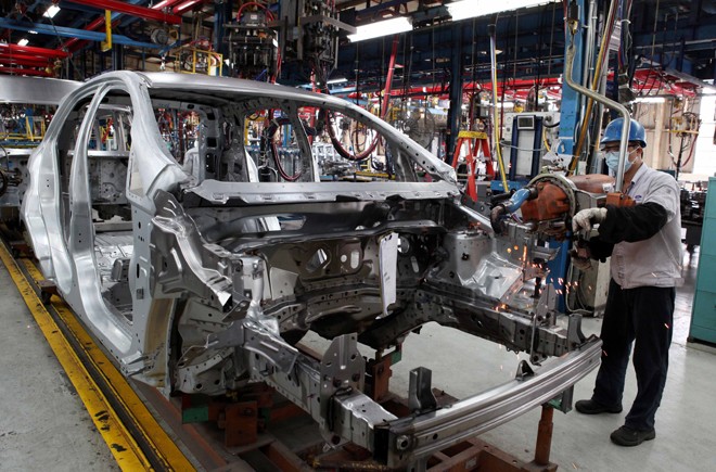 Doanh nghiệp sản xuất, lắp ráp ôtô trong nước kiến nghị giảm thuế trước sức ép về giá xe nhập khẩu