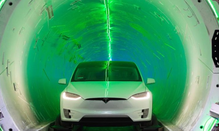 Xe điện Tesla trong đường hầm tốc hành của Elon Musk. Ảnh: The Boring Company