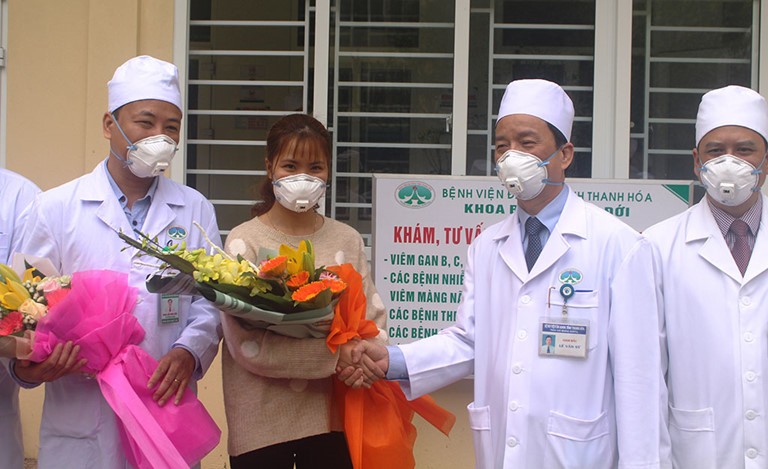 Khắp nơi ở Việt Nam đang tích cực phòng chống dịch cúm Corona. Ảnh: Báo Thanh Niên