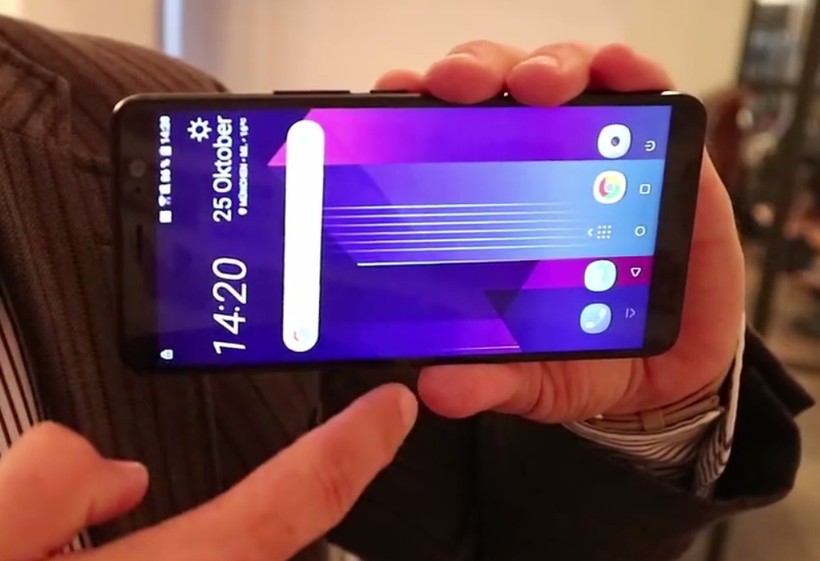 Hai smartphone “bí ẩn” của HTC lộ diện qua video trên tay ảnh 1 Hai smartphone “bí ẩn” của HTC lộ diện qua video trên tay ảnh 1