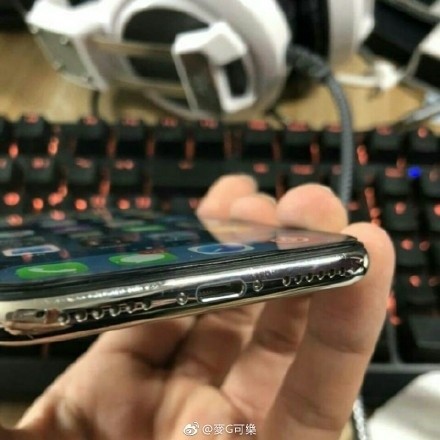 Một số iPhone X bị bong sơn, Apple tiết kiệm chi phí gia công? ảnh 1 Một số iPhone X bị bong sơn, Apple tiết kiệm chi phí gia công? ảnh 1