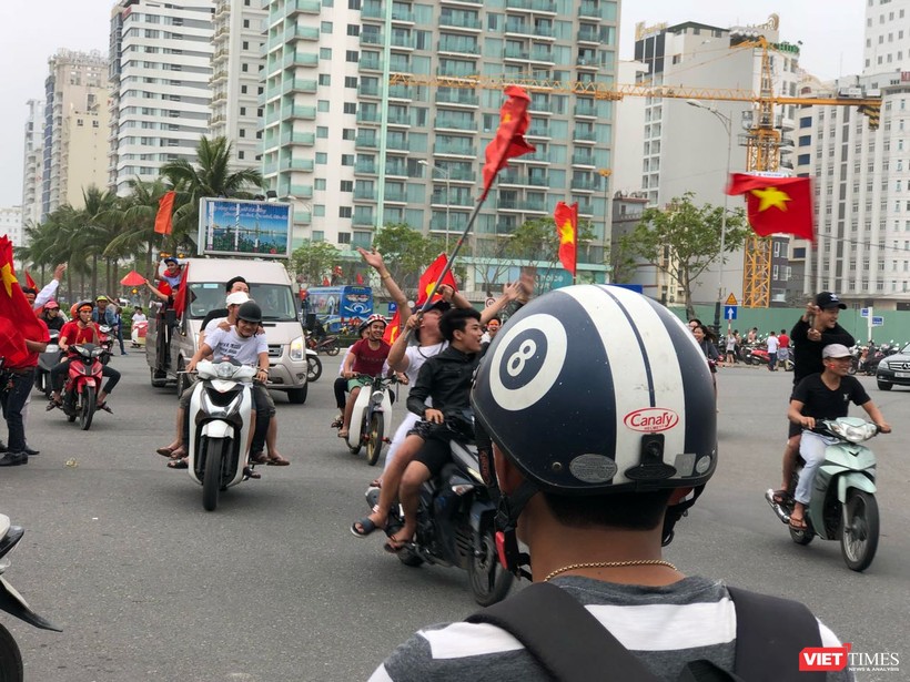 Không khí trận bóng lịch sử của U23 Việt Nam: Chút tiếc nuối phút cuối ảnh 26 Không khí trận bóng lịch sử của U23 Việt Nam: Chút tiếc nuối phút cuối ảnh 26
