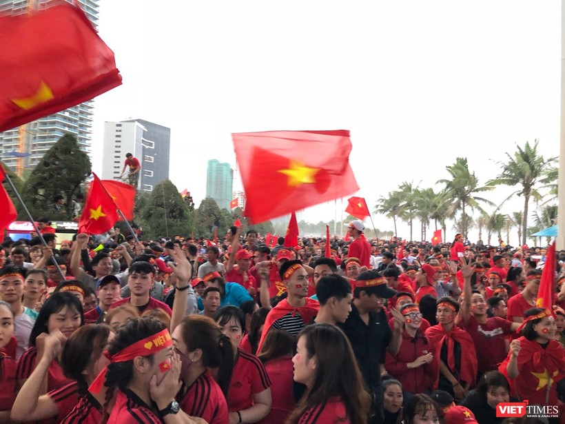Không khí trận bóng lịch sử của U23 Việt Nam: Chút tiếc nuối phút cuối ảnh 42 Không khí trận bóng lịch sử của U23 Việt Nam: Chút tiếc nuối phút cuối ảnh 42