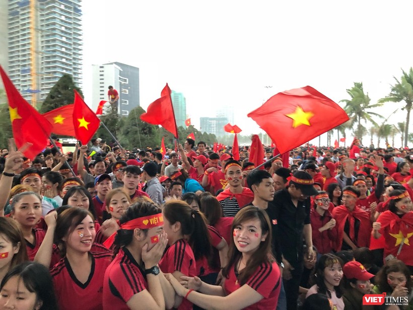 Không khí trận bóng lịch sử của U23 Việt Nam: Chút tiếc nuối phút cuối ảnh 41 Không khí trận bóng lịch sử của U23 Việt Nam: Chút tiếc nuối phút cuối ảnh 41