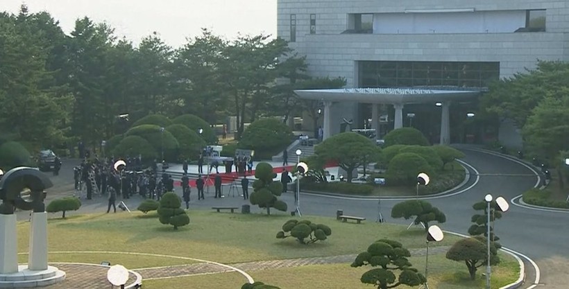 Toàn cảnh cuộc gặp lịch sử giữa Chủ tịch Triều Tiên Kim Jong Un và Tổng thống Hàn Quốc Moon Jae In ảnh 32 Toàn cảnh cuộc gặp lịch sử giữa Chủ tịch Triều Tiên Kim Jong Un và Tổng thống Hàn Quốc Moon Jae In ảnh 32