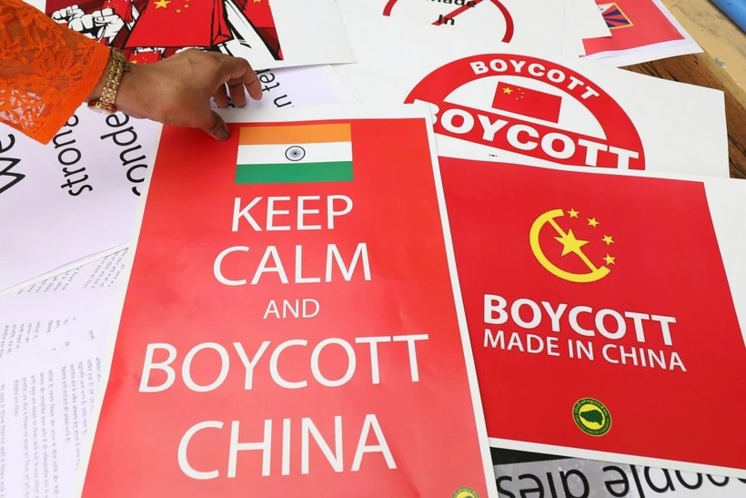 Mạng xã hội Ấn Độ đang kêu gọi tẩy chay hàng hóa Trung Quốc (ảnh: SCMP)