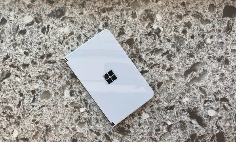 Microsoft Surface Duo (ảnh: Business Insider)