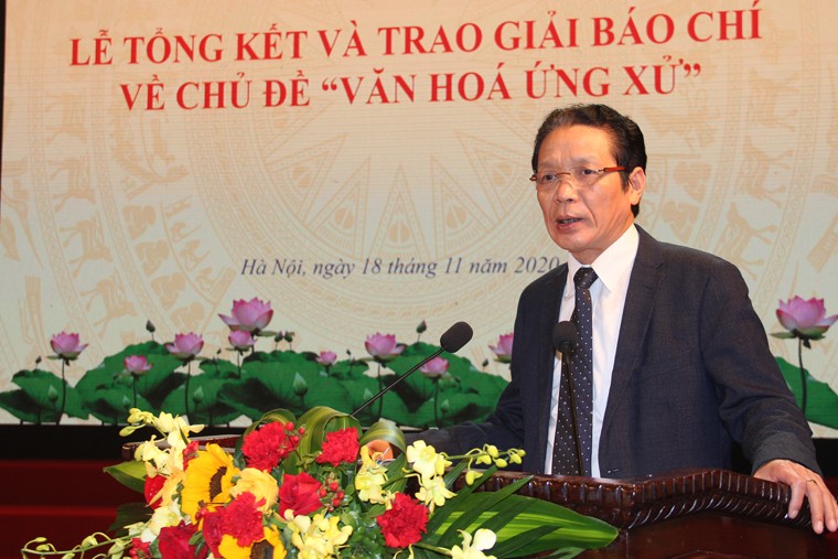 Thứ trưởng Bộ TT&TT Hoàng Vĩnh Bảo phát biểu khai mạc lễ trao giải.