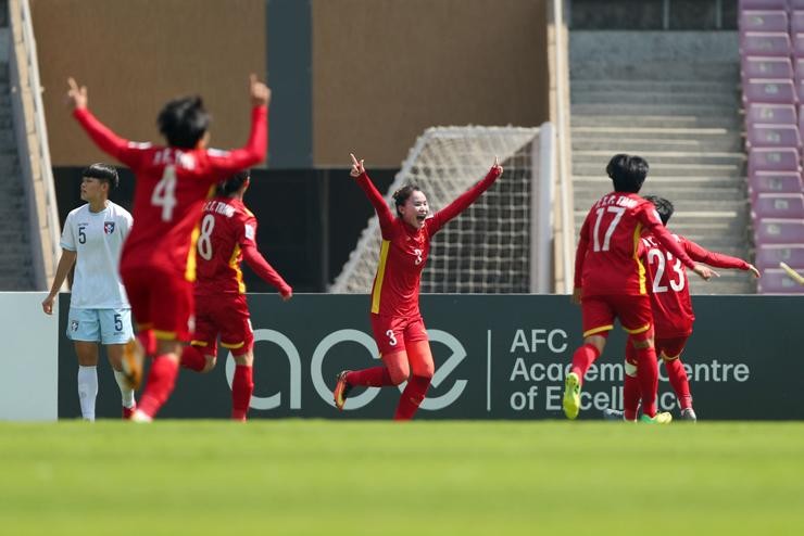 Cầu thủ Chương Thị Kiều ghi bàn thắng đầu tiên cho đội tuyển Việt Nam trong trận đấu với Đài Bắc Trung Hoa