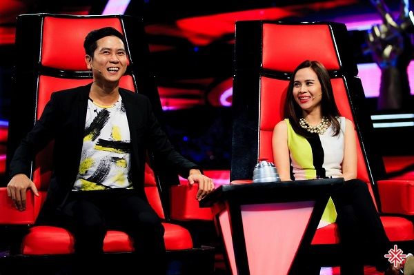 Hồ Hoài Anh và Lưu Hương Giang ngồi ghế giám khảo trong chương trình Giọng hát Việt nhí