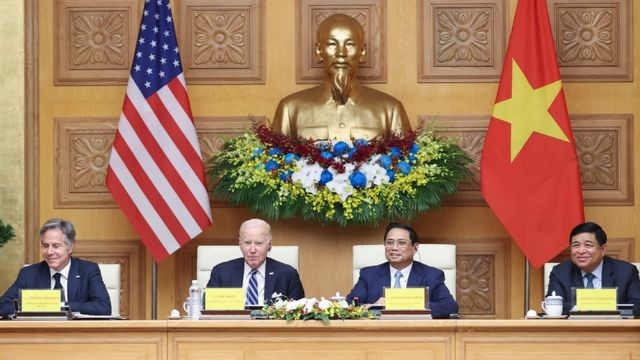 Thủ tướng Phạm Minh Chính và Tổng thống Joe Biden dự Hội nghị cấp cao về Đầu tư và Đổi mới sáng tạo tại Hà Nội, sáng 11/9 (ảnh: VGP)