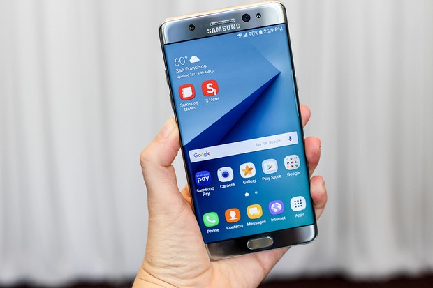 Samsung Galaxy Note 7 được đánh giá có màn hình xuất sắc nhất.