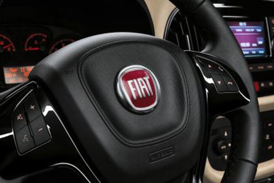 Fiat Chrysler triệu hồi 1,9 triệu xe.