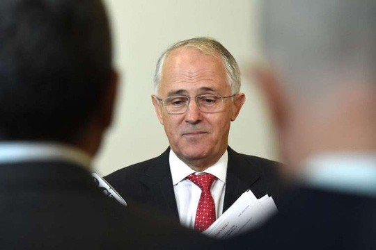 Thủ tướng Úc Malcolm Trunbull chấp nhận đơn từ chức của Bộ trưởng Bộ Dịch vụ Nhân sinh Úc Stuart Robert. Ảnh: EPA
