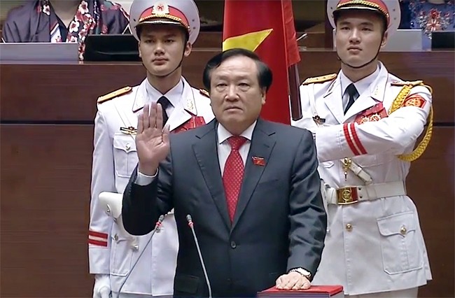 Tân Chánh án TAND Tối cao Nguyễn Hòa Bình tuyên thệ nhậm chức.