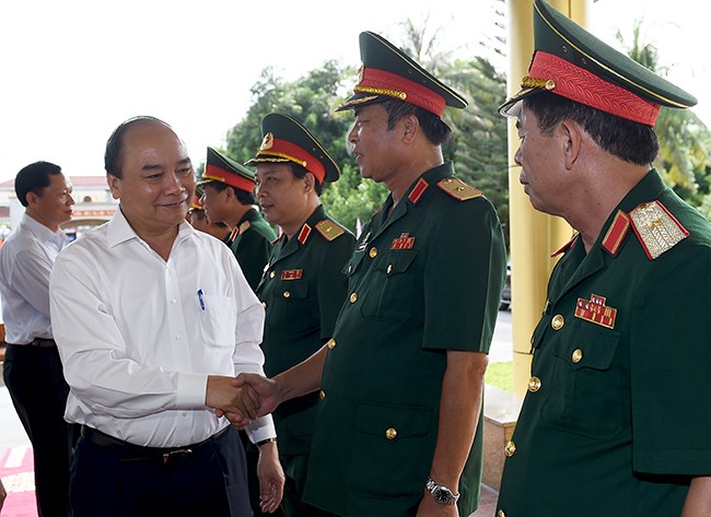 Thủ tướng Nguyễn Xuân Phúc thăm, làm việc tại Bộ Tư lệnh Quân khu 4.