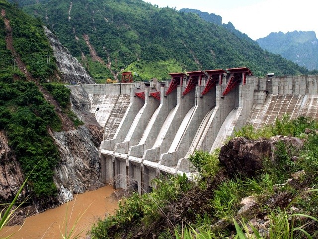 Trích 3 tỷ đồng khen thưởng vượt tiến độ Dự án thủy điện Huội Quảng.