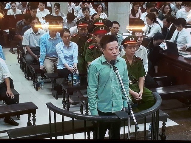 Hà Văn Thắm trong phiên xử sáng 31/08. (Ảnh: K.T)