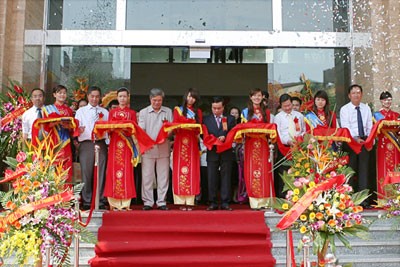 Ông Đinh La Thăng, tháp dầu khí và món quà tặng trăm tỷ của PVN ảnh 2