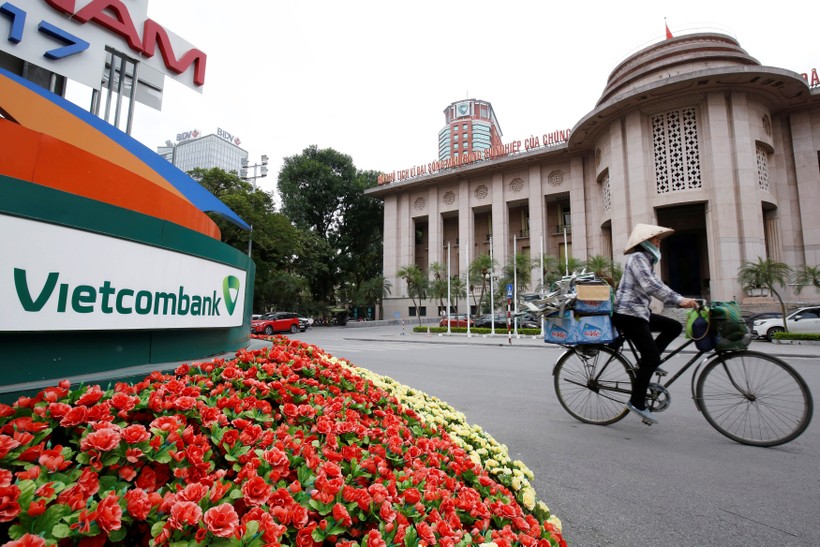 NHNN đã chấp thuận cho Vietcombank tăng vốn thêm 10%: Mở đường đón GIC? (Ảnh: Nikkei)