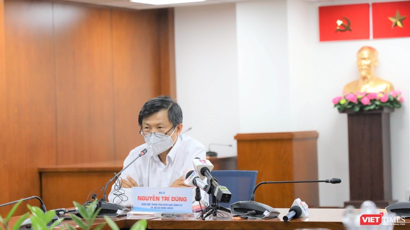 BS Nguyễn Trí Dũng, Giám đốc Trung tâm Kiểm soát bệnh tật TP.HCM cho biết sẽ ưu tiên xét nghiệm nhanh cho người sắp kết thúc cách ly tập trung (Ảnh: TTBC) 