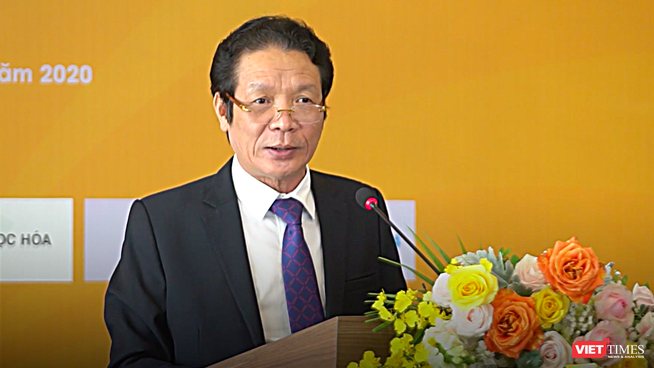 Thứ trưởng Hoàng Vĩnh Bảo, Chủ tịch Hội Xuất bản Việt Nam phát biểu khai mạc hội sách trực tuyến đầu tiên (Ảnh: Đăng Khoa) 