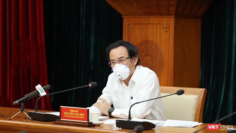 Bí thư Thành ủy TP.HCM Nguyễn Văn Nên chủ trì cuộc họp tại điểm cầu Thành ủy. Ảnh: Khang Minh