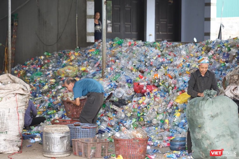 Rác thải nhựa đã trở thành vấn đề môi trường toàn cầu.