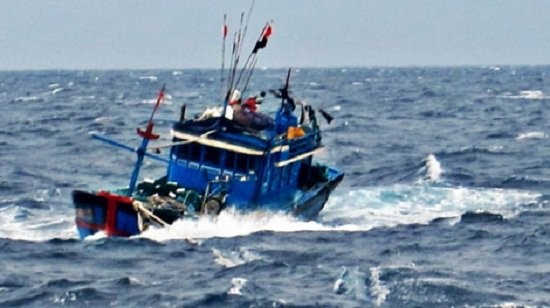 Một tàu cá Quảng Nam bị tàu Hải cảnh Trung Quốc tấn công cướp phá ngư cụ