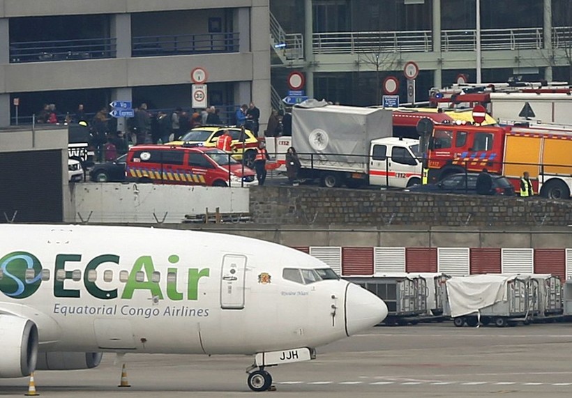 Những hình ảnh đầu tiên về cuộc khủng bố tại Brussels ảnh 2 Những hình ảnh đầu tiên về cuộc khủng bố tại Brussels ảnh 2