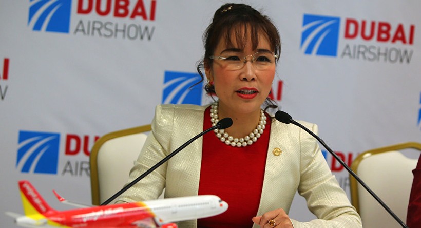 Nữ tỷ phú Việt Nam với sự hỗ trợ của máy bay và bikini