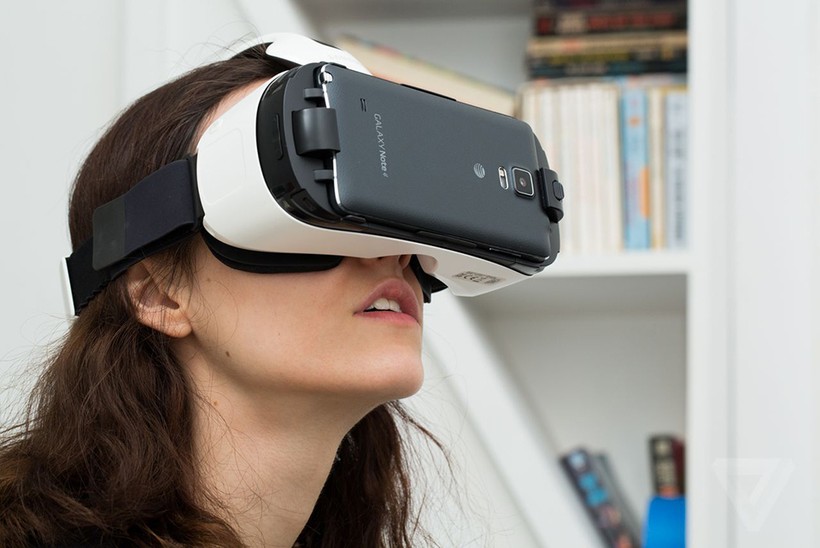 52% fan "cuồng" eSports tại Mỹ muốn mua thiết bị VR