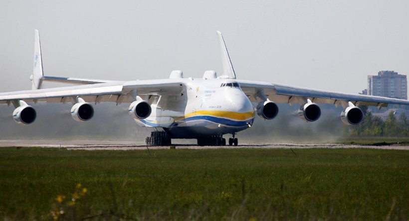 Máy bay vận tải lớn nhất thế giới chở máy phát điện 135 tấn từ Czech đến Australia