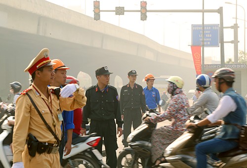Cảnh sát Hà Nội sẽ chặn các ngã tư khi đoàn xe hộ tống Tổng thống OBama đi qua. Ảnh minh họa: Bá Đô