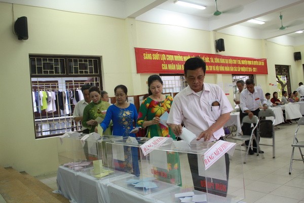 Chùm ảnh: Cử tri Hà Nội nô nức đi bầu cử