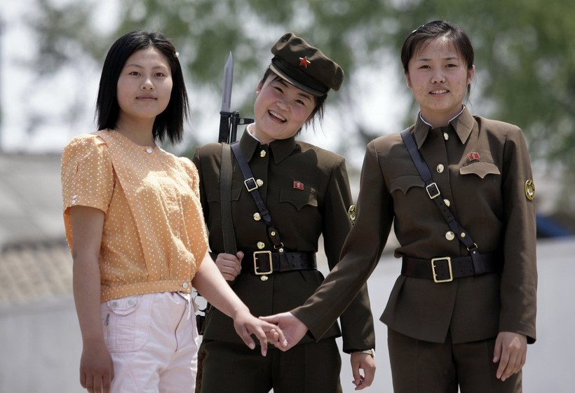 Từ năm 2015, việc nhập ngũ trở thành bắt buộc đối với tất cả phụ nữ Triều Tiên.